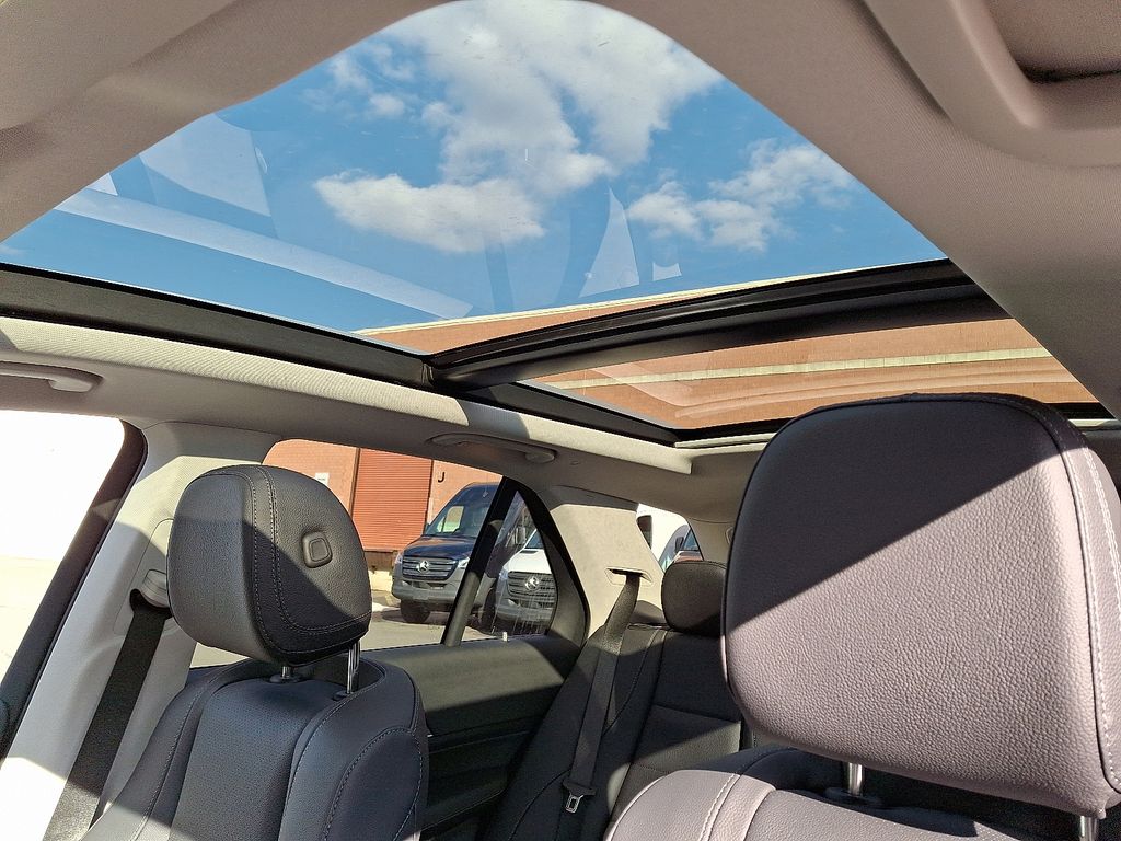 Thumbnail: 2026 Mercedes-Benz GLE - 9