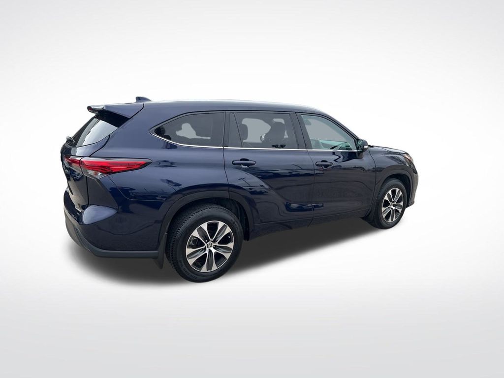 2021 Toyota Highlander XLE photo