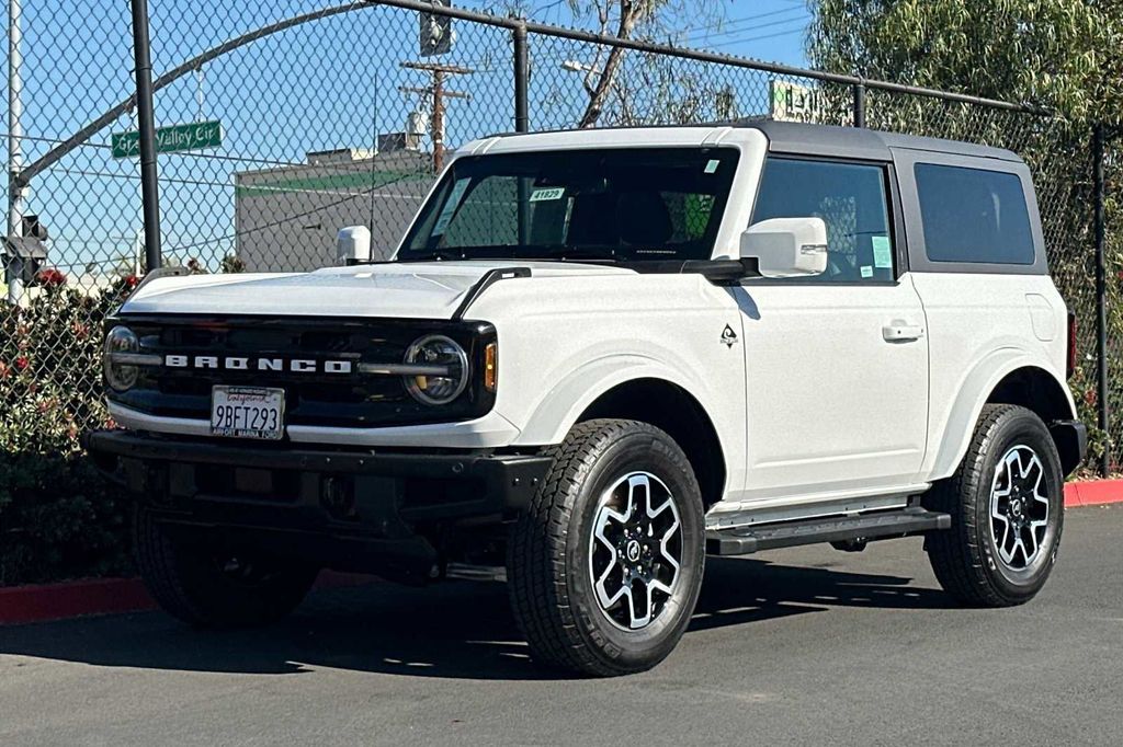 2022 Ford Bronco Outer Banks 10