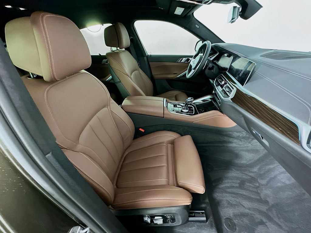 Thumbnail: 2021 BMW X6 - 29