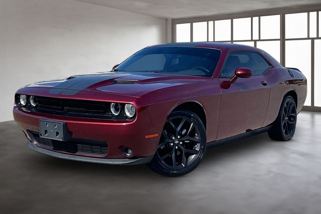Octane Red Pearlcoat 2022 Dodge Challenger SXT RWD Coupe Rear-Wheel Drive 8-Speed Automatic