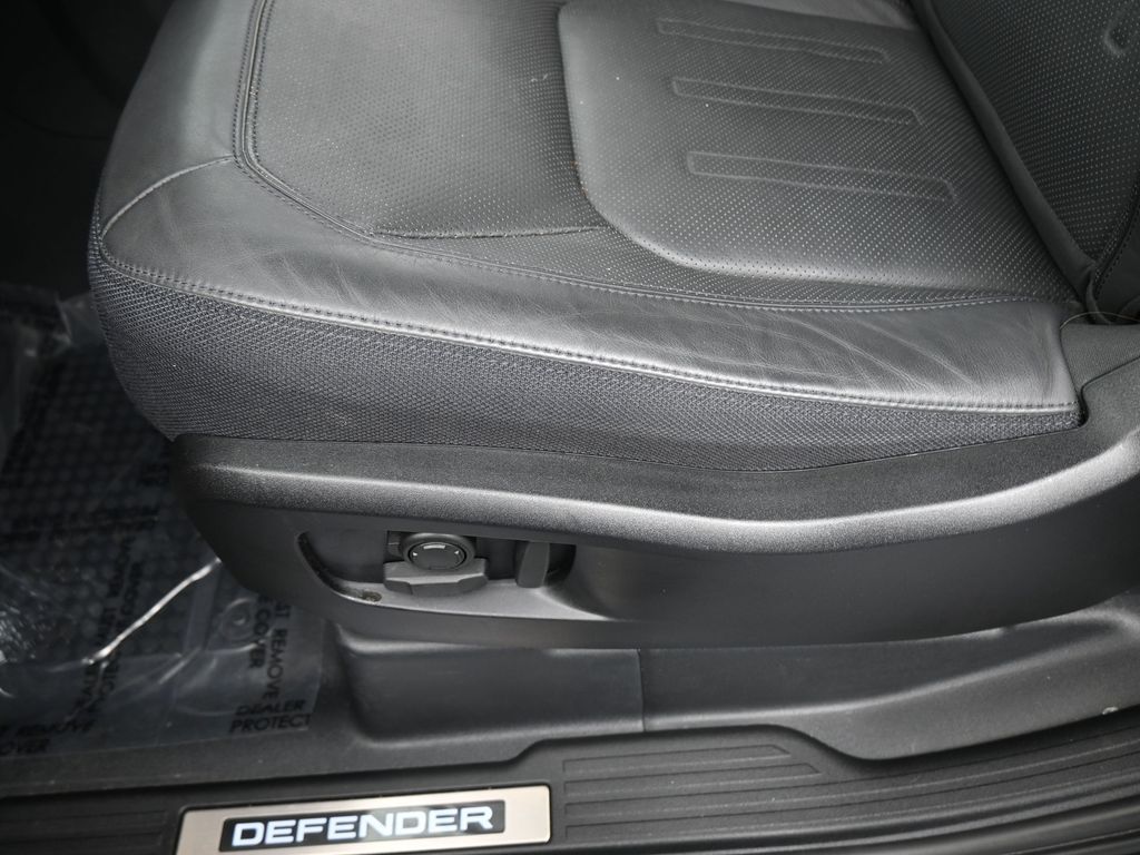 Used 2023 Black Land Rover X image 15