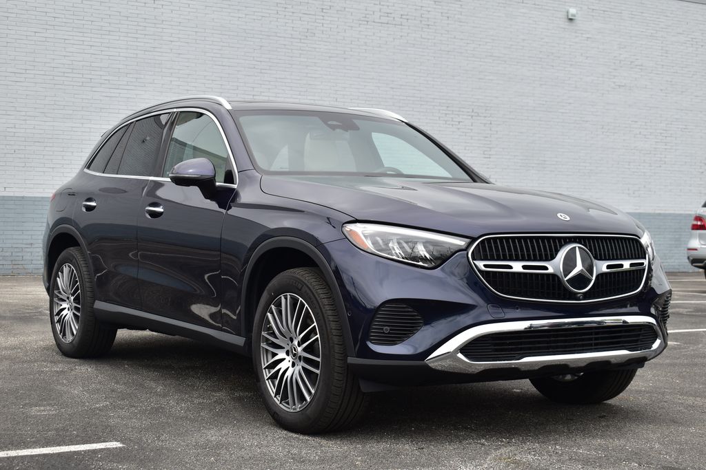 2023 Mercedes-Benz GLC 300 7