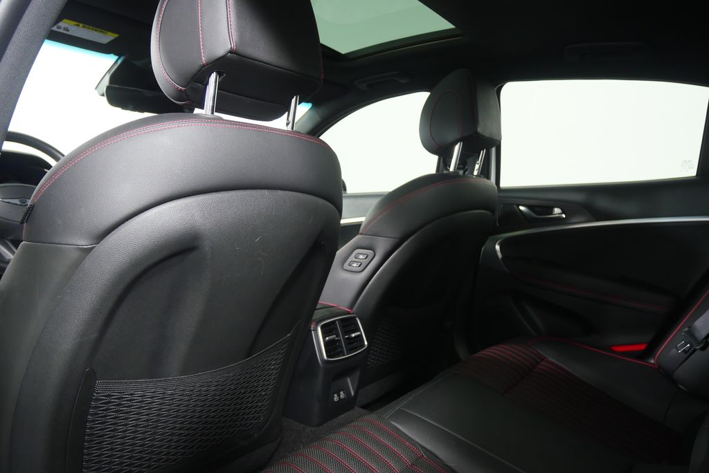 Thumbnail: 2024 Genesis G70 - 17