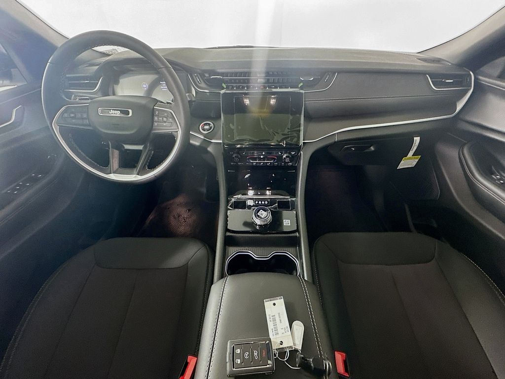 New 2025 White Jeep Laredo X image 9