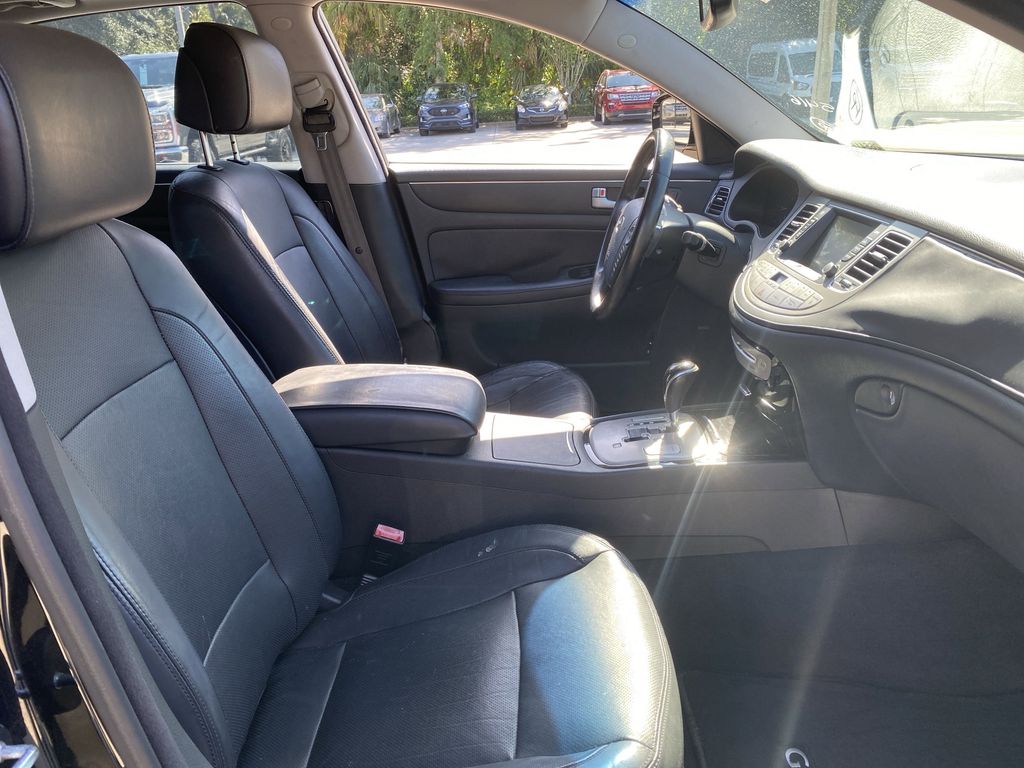 2014 Hyundai Genesis 3.8L photo