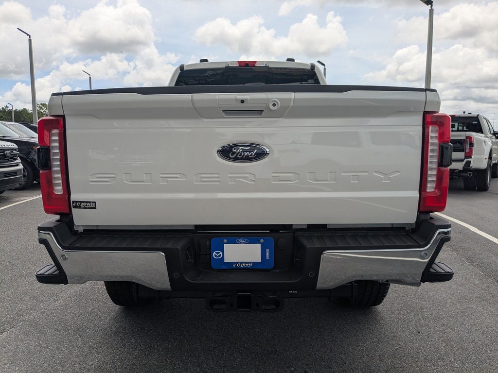 2026 Ford F-350 Super Duty LARIAT