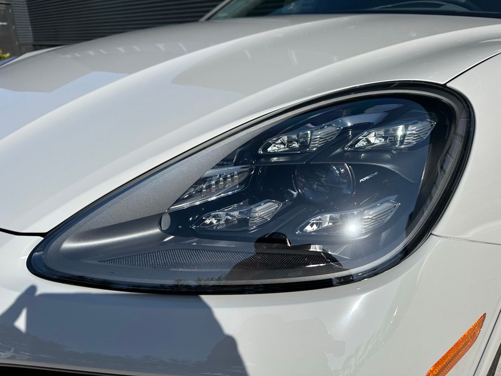 Thumbnail: 2023 Porsche  - 8