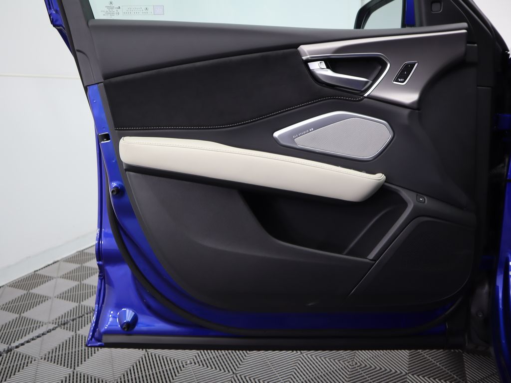 Thumbnail: 2025 Acura RDX - 26