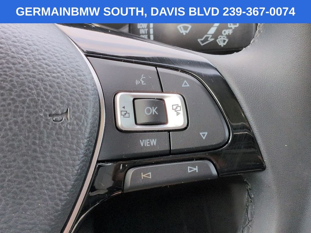 Used 2020 Blue Volkswagen 2.0T SE image 28