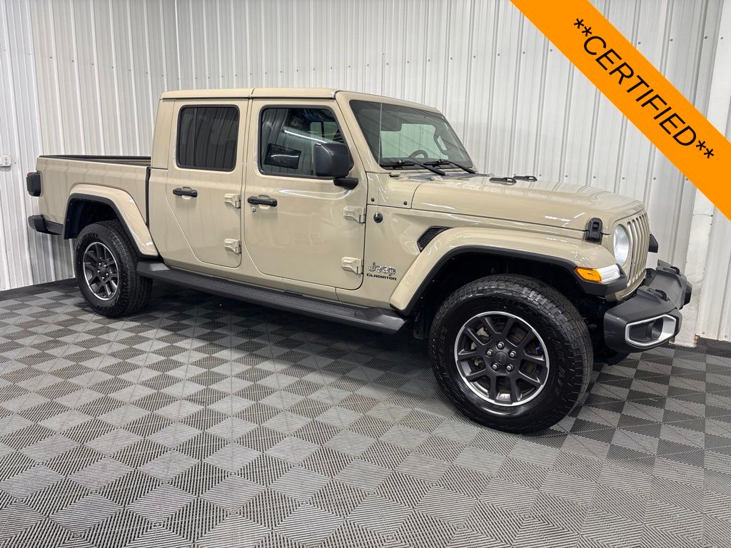  2022 Jeep Gladiator Overland Crew Cab 4WD   