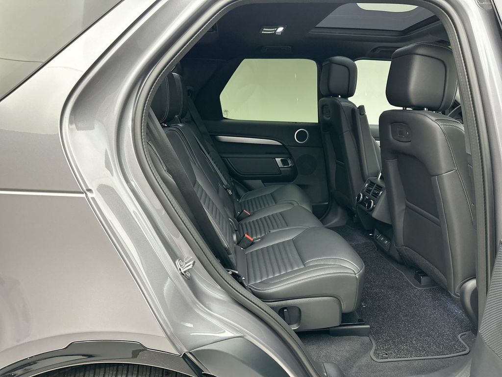 Thumbnail: 2025 Land Rover Discovery - 5