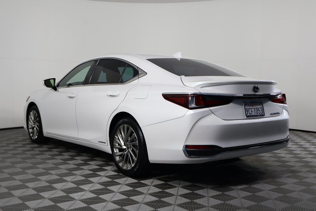 Thumbnail: 2022 Lexus ES - 7