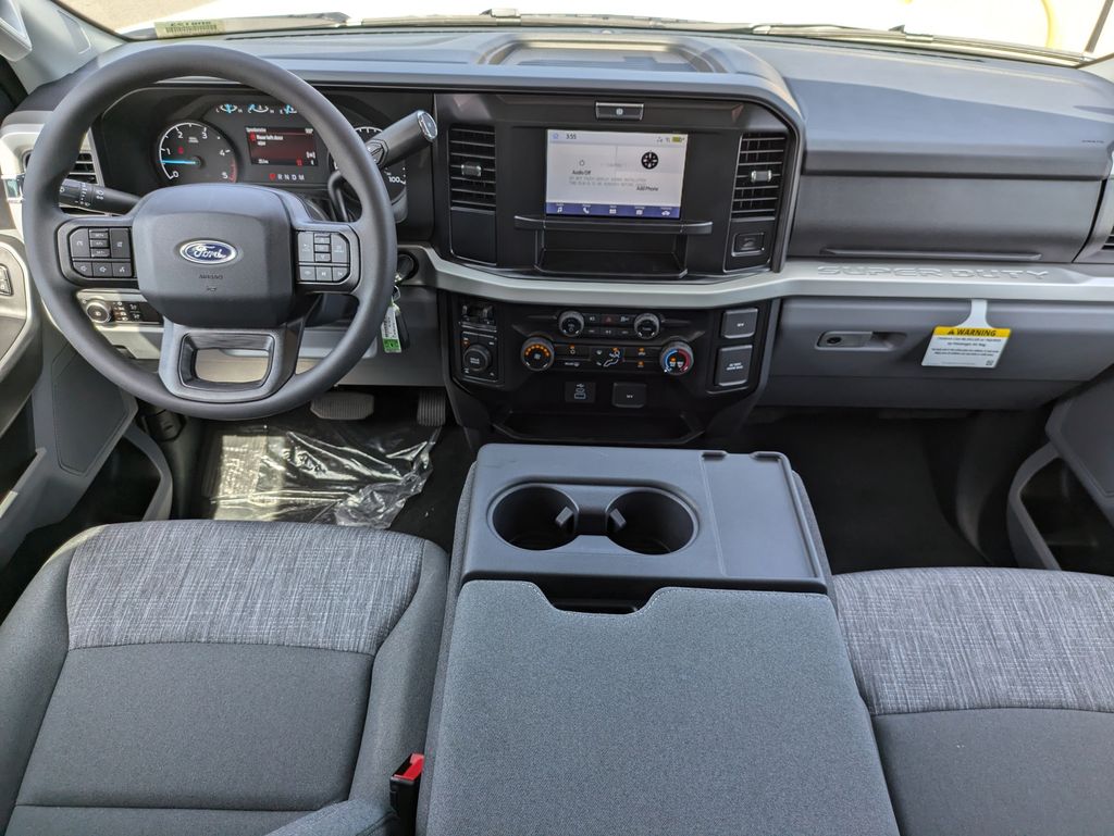 2026 Ford F-350 Super Duty XLT