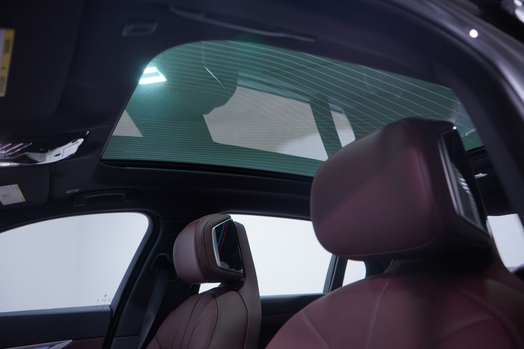 Thumbnail: 2026 BMW 7 Series - 8