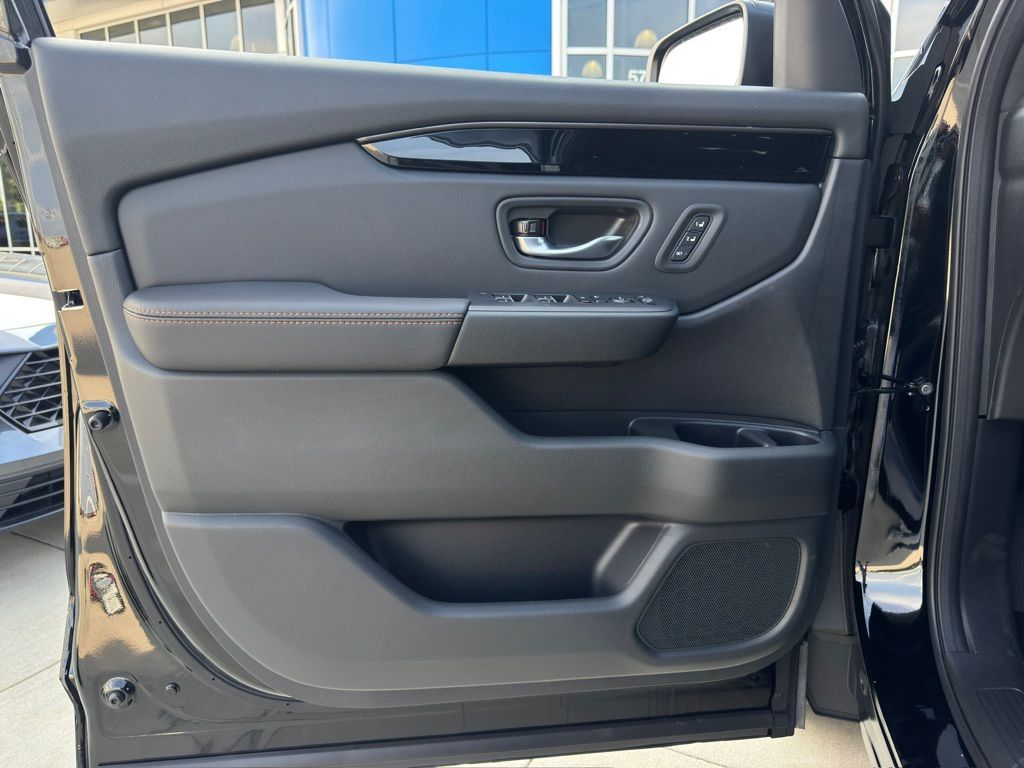 2025 Honda Pilot TrailSport Black at Community Honda