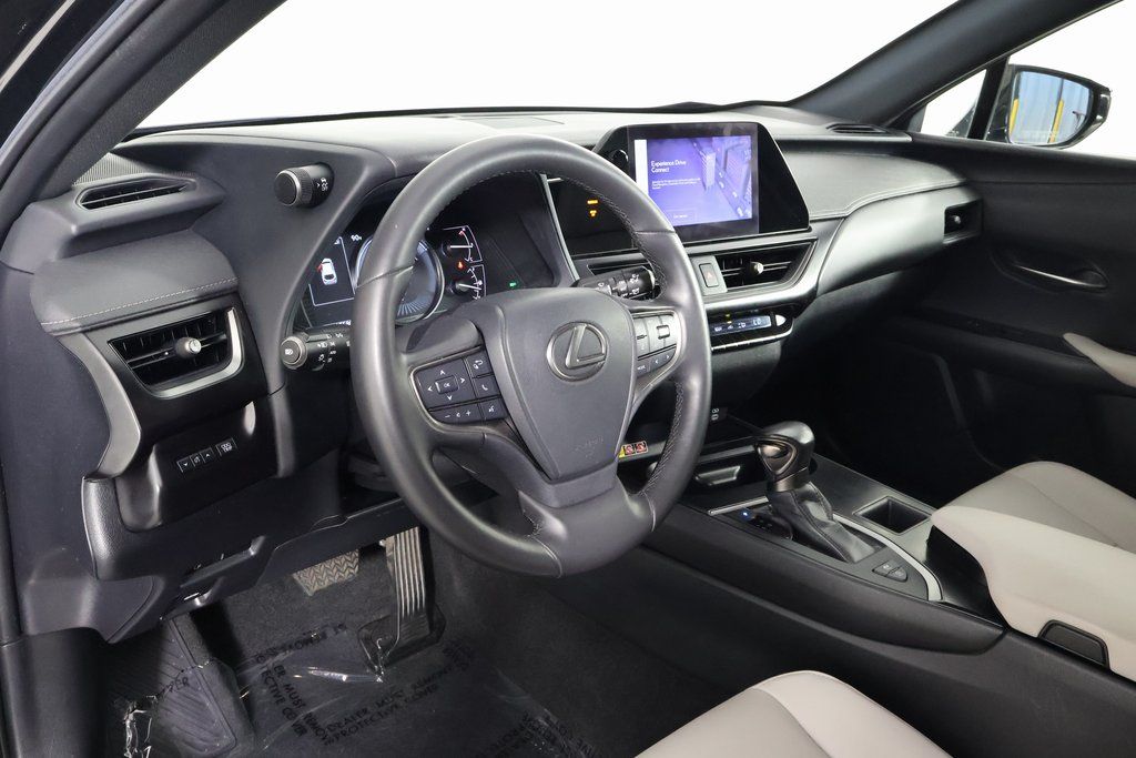 Thumbnail: 2023 Lexus UX - 7