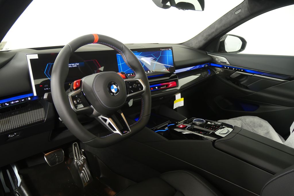Thumbnail: 2026 BMW M5 - 16