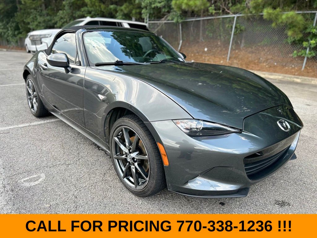 Machine Gray Metallic 2019 Mazda MX-5 Miata Convertible Rear-Wheel Drive 6-Speed Manual