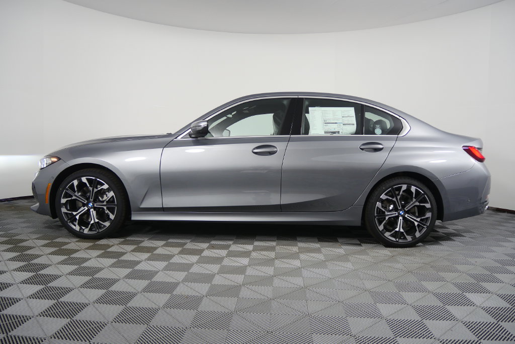 Thumbnail: 2026 BMW 3 Series - 2
