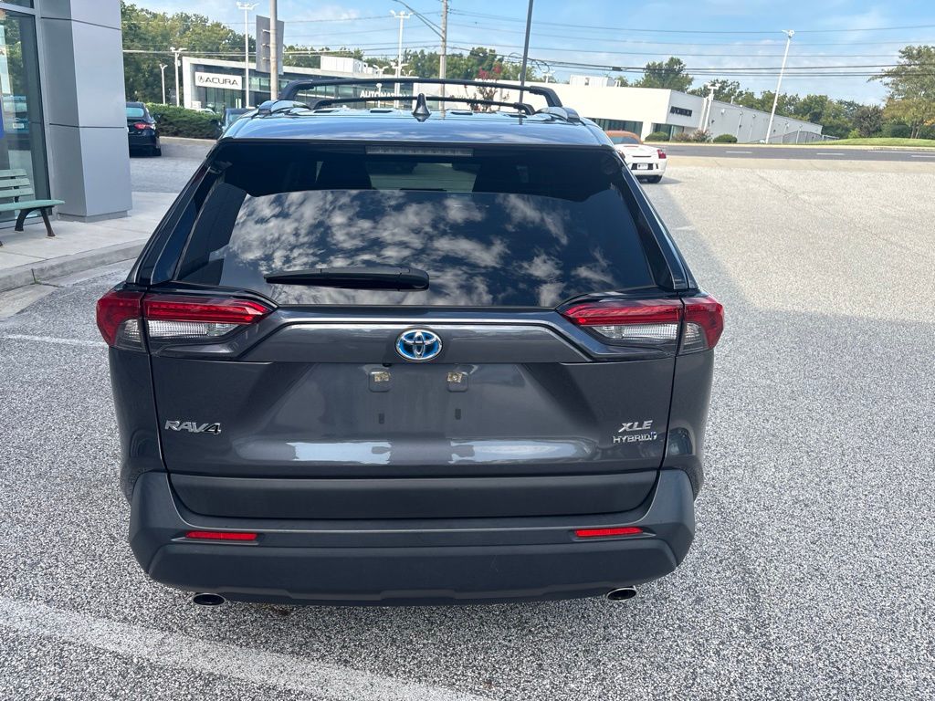 Used 2022 Gray Toyota XLE Premium image 6