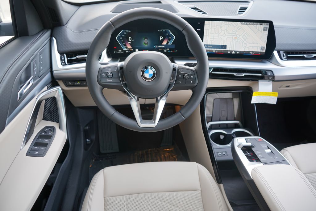 2025 BMW X2 xDrive28i 16