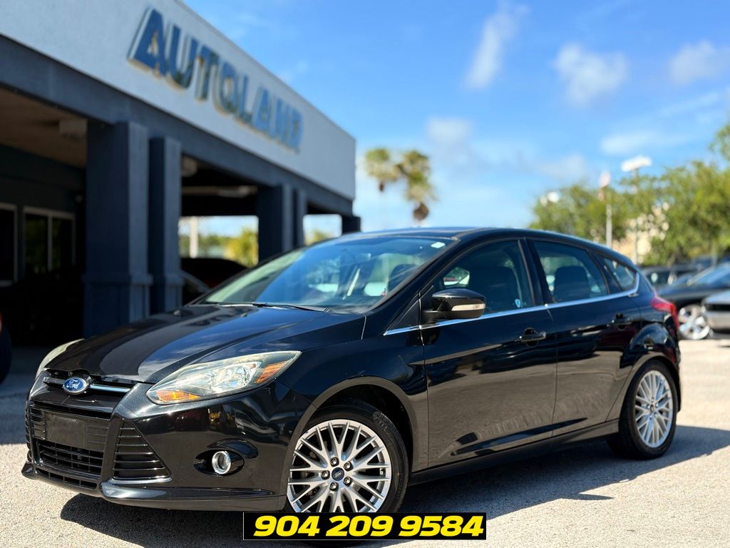 Tuxedo Black Metallic 2014 Ford Focus Titanium Hatchback Hatchback Front-Wheel Drive 6-Speed Automatic
