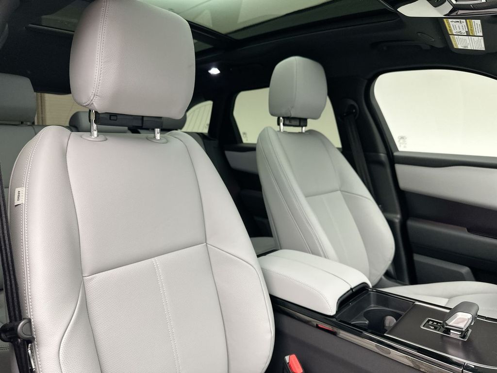 2026 Land Rover Range Rover Velar Dynamic SE 6