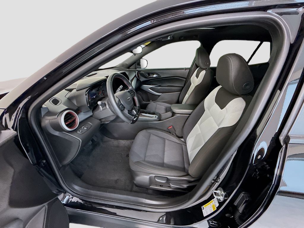 Thumbnail: 2025 Chevrolet Trax - 19