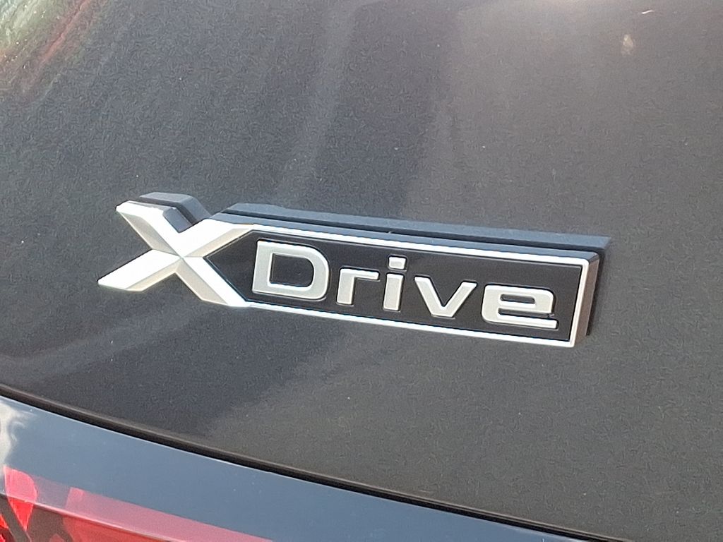 Thumbnail: 2026 BMW 5 Series - 12