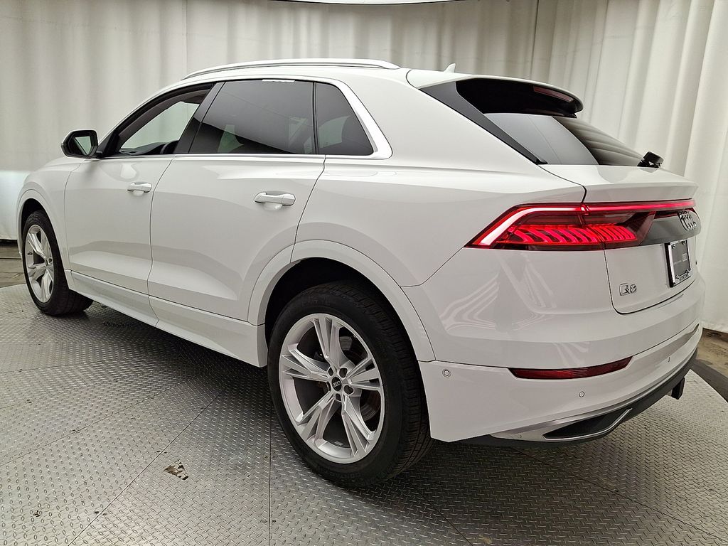 Thumbnail: 2023 Audi Q8 - 6