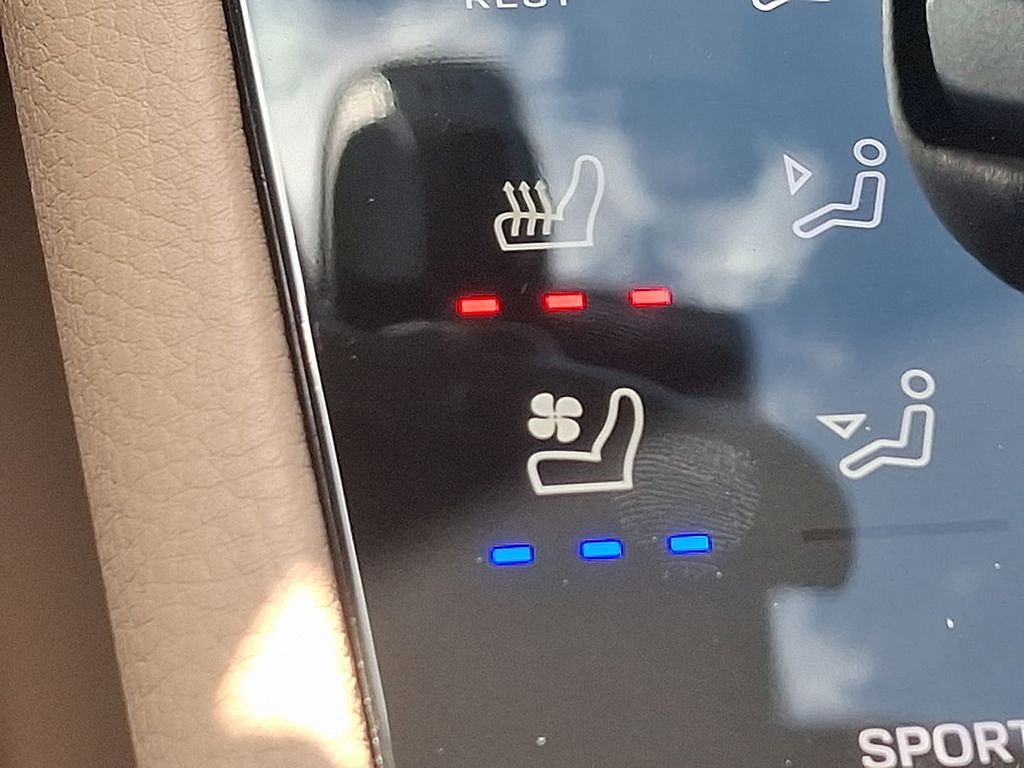 Thumbnail: 2025 Porsche Macan - 22