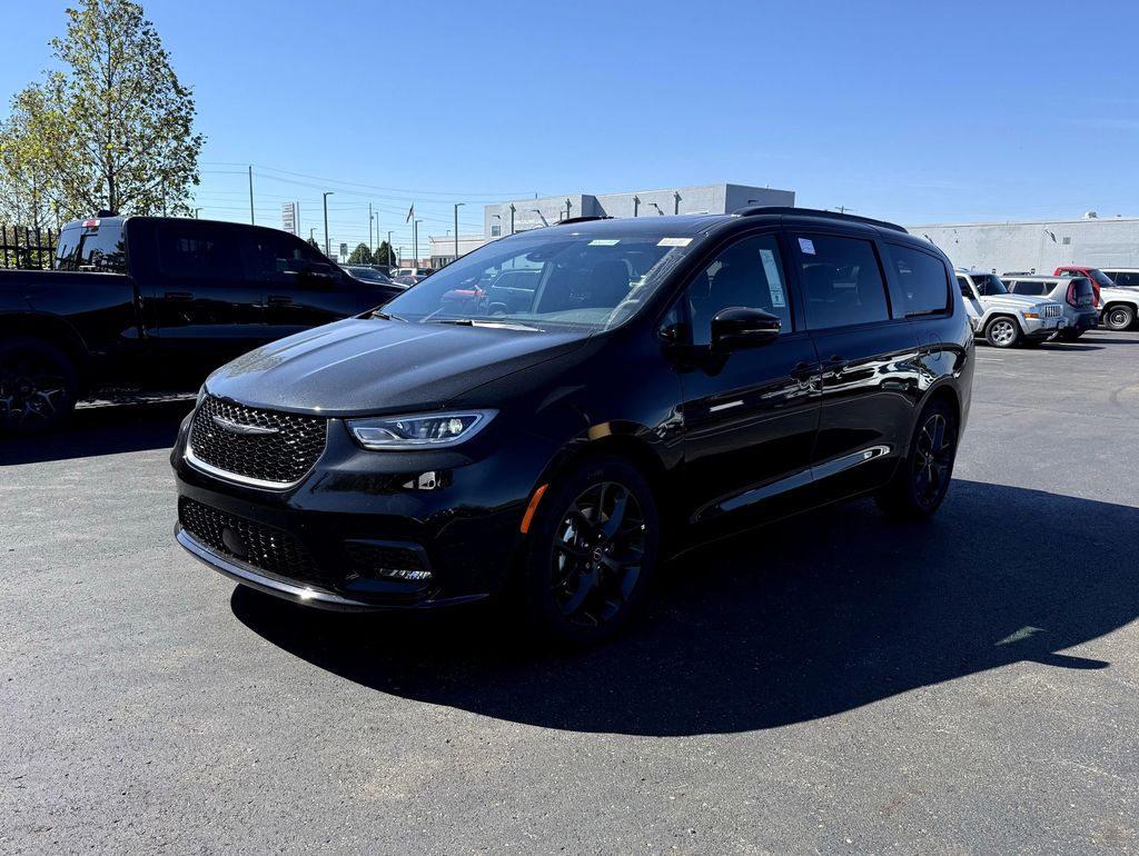 View vehicle photo 3