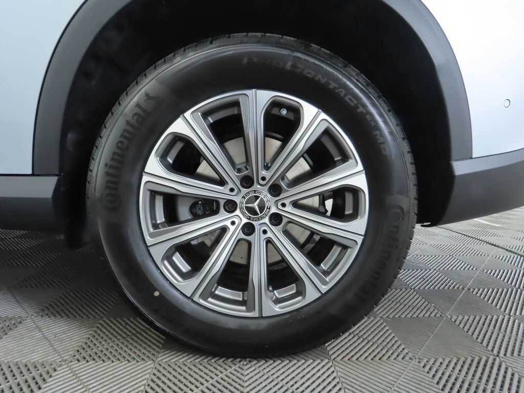 2025 Mercedes-Benz GLC 300 32