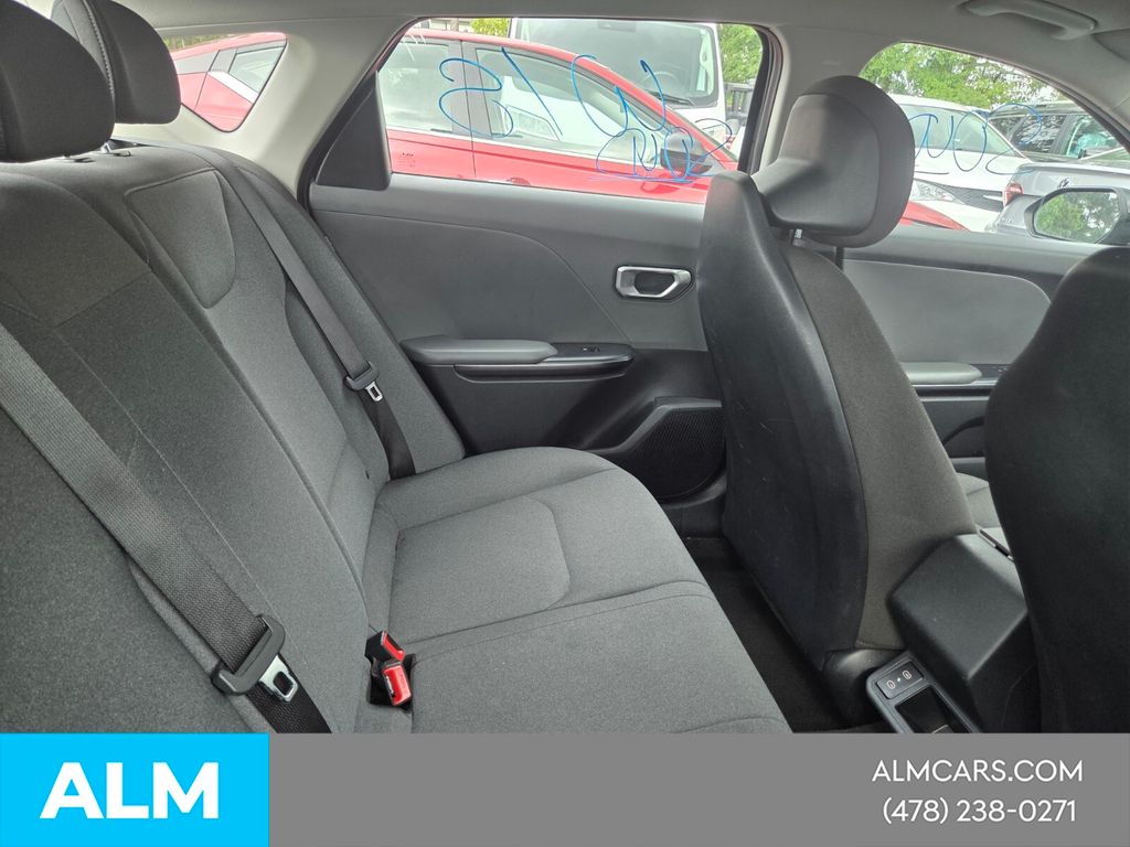 Used 2025 Black Kia LXS image 15