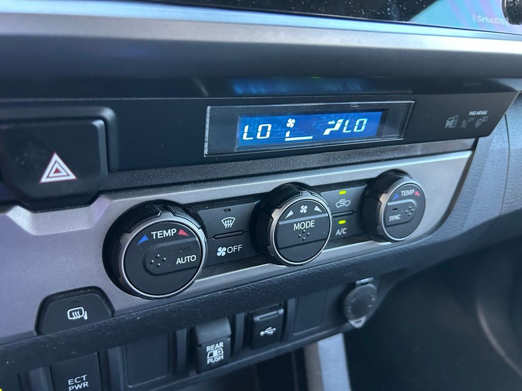 Thumbnail: 2022 Toyota Tacoma - 19