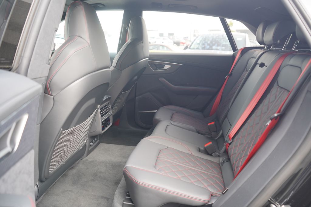 Thumbnail: 2026 Audi SQ8 - 7