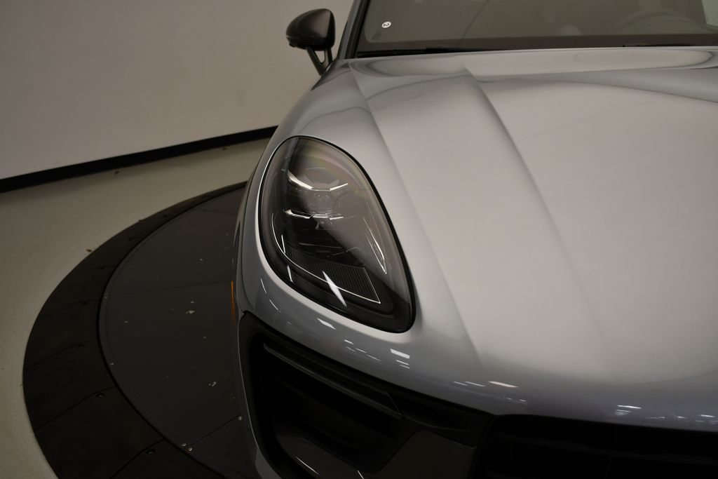 Thumbnail: 2026 Porsche Macan - 14