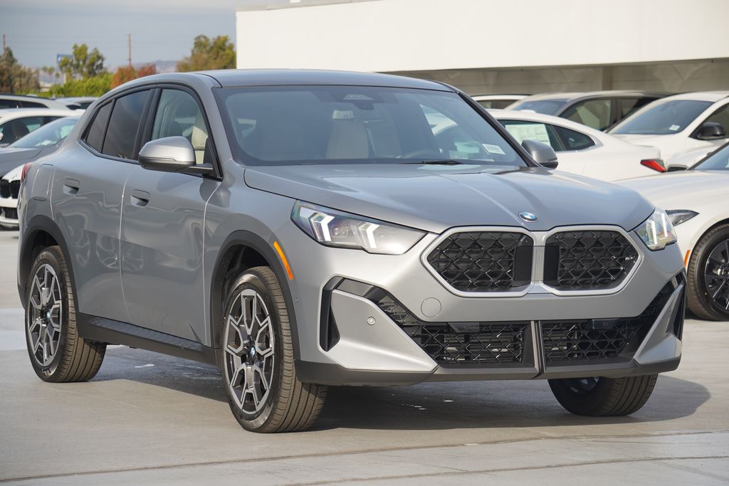 2025 BMW X2 xDrive28i 3