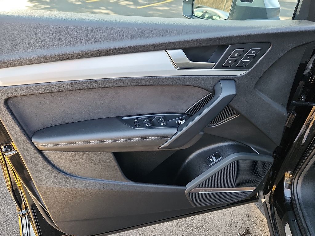 Thumbnail: 2021 Audi SQ5 - 12