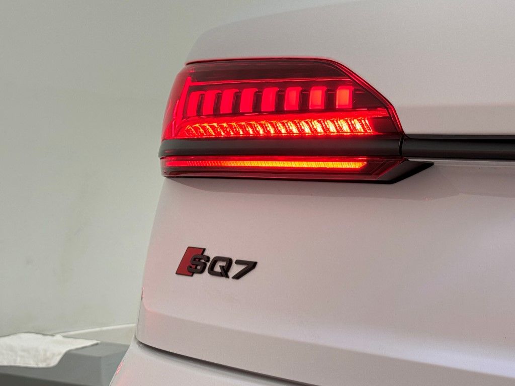 2023 Audi SQ7 Premium Plus 16