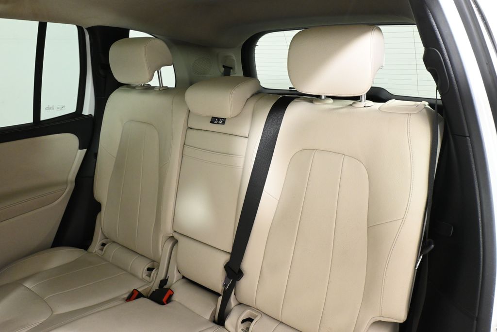 Thumbnail: 2022 Mercedes-Benz GLB - 4