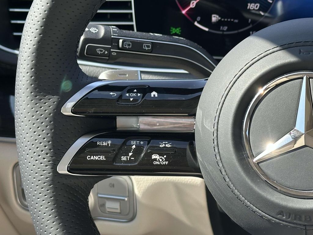 2025 Mercedes-Benz GLS 450 4MATIC 22