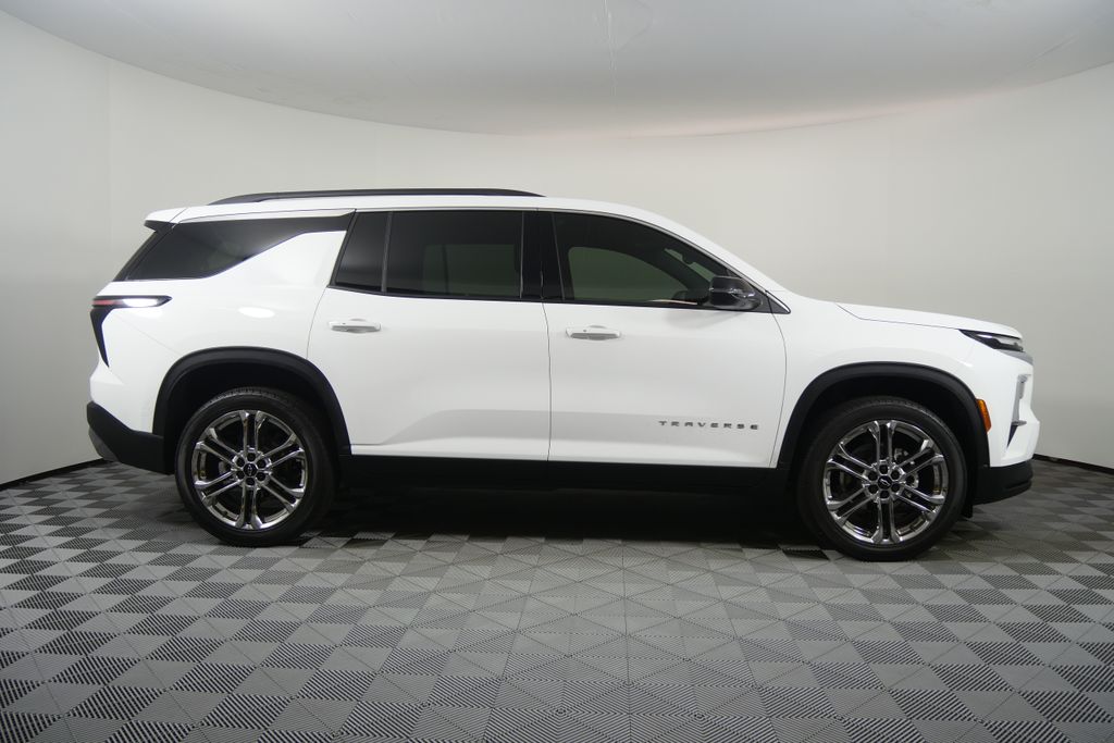 Thumbnail: 2025 Chevrolet Traverse - 2