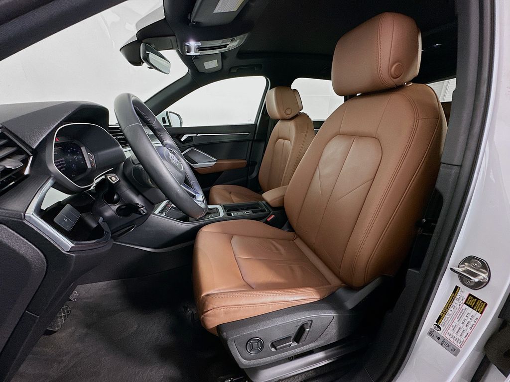 Thumbnail: 2020 Audi Q3 - 20