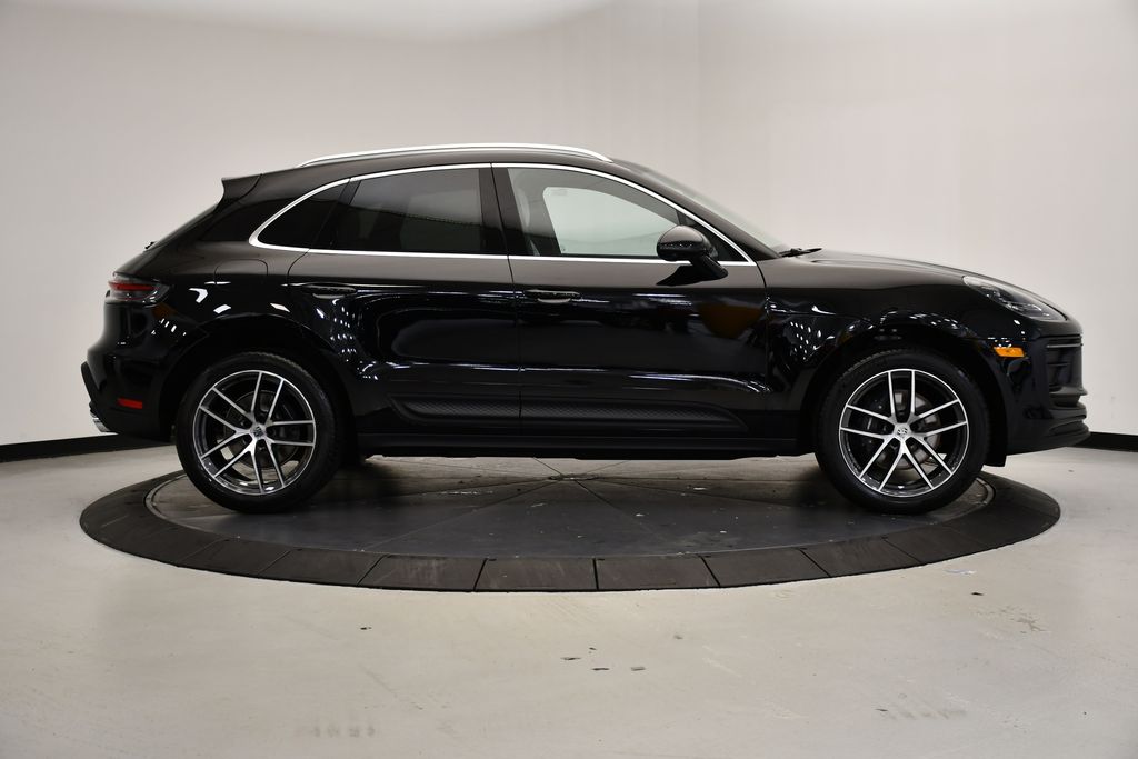Thumbnail: 2026 Porsche Macan - 8