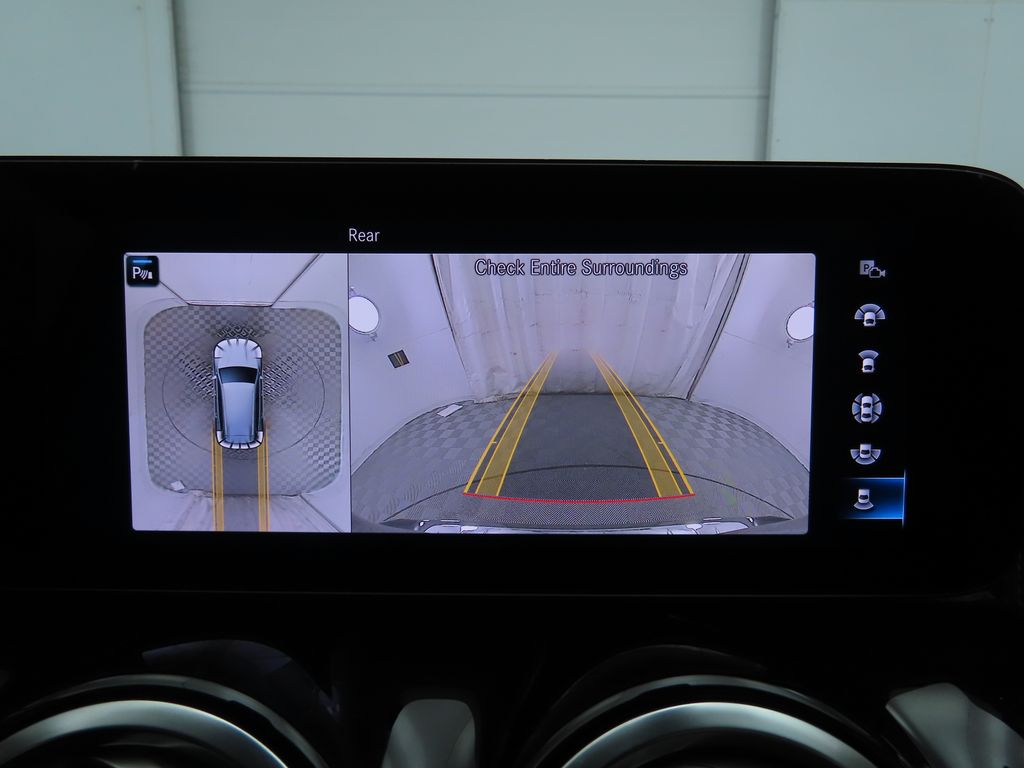 Thumbnail: 2022 Mercedes-Benz GLB - 14