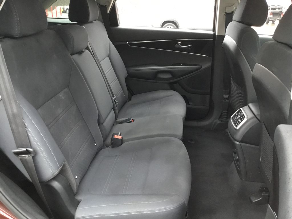 Thumbnail: 2018 Kia Sorento - 15