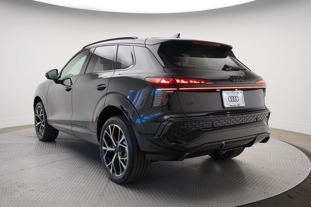 Thumbnail: 2026 Audi Q3 - 3