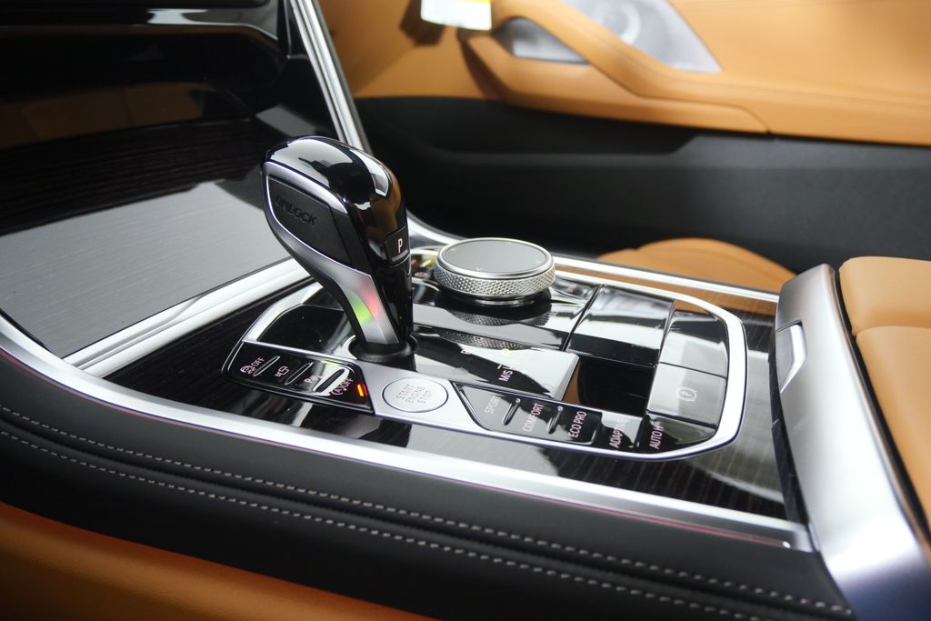 Thumbnail: 2026 BMW 8 Series - 19